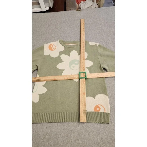 PacSun Sweater Mens Small‎ Sage Green Crewneck Knit Daisy Yin Yang Pullover - Picture 6 of 14